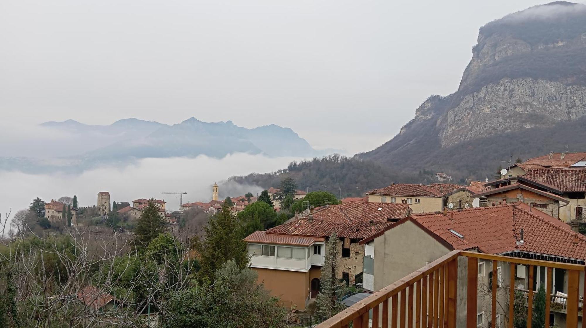 La Dimora Dei Due Laghi Bed & Breakfast Calolziocorte Exterior photo